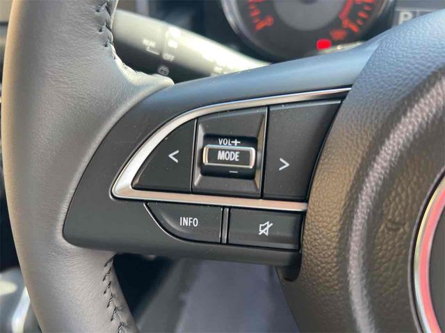 ジムニー ＸＣ　４ＷＤ　クリアランスソナー　レーンアシスト　衝突被害軽減システム　ヘッドライトウォッシャー　スマートキー　アイドリングストップ　電動格納ミラー　シートヒーター　ＡＴ　ＥＳＣ　アルミホイール　エアコン（7枚目）