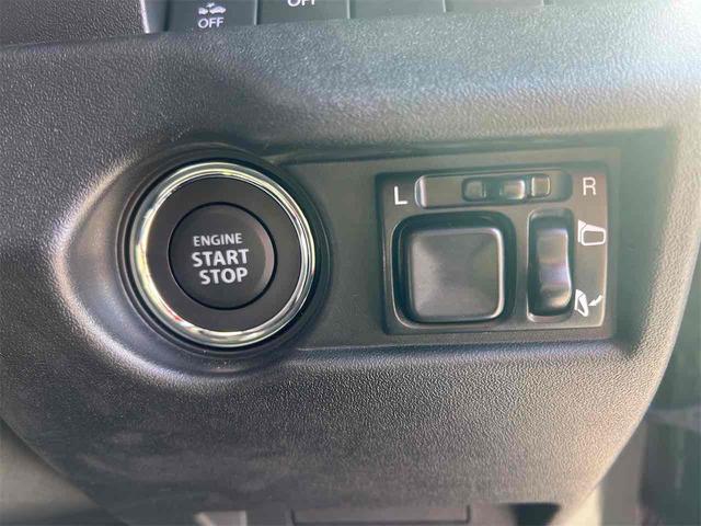 ジムニー ＸＣ　４ＷＤ　クリアランスソナー　レーンアシスト　衝突被害軽減システム　ヘッドライトウォッシャー　スマートキー　アイドリングストップ　電動格納ミラー　シートヒーター　ＡＴ　ＥＳＣ　アルミホイール　エアコン（10枚目）