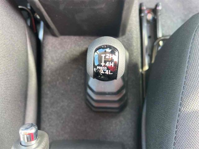 ジムニー ＸＣ　４ＷＤ　クリアランスソナー　レーンアシスト　衝突被害軽減システム　ヘッドライトウォッシャー　スマートキー　アイドリングストップ　電動格納ミラー　シートヒーター　ＡＴ　ＥＳＣ　アルミホイール　エアコン（13枚目）