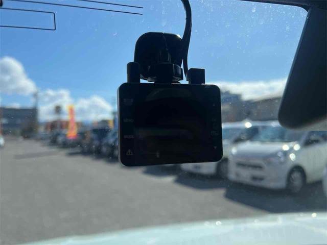 タフト Ｇ　ＬＥＤヘッドライト　ＥＴＣ　バックカメラ　クリアランスソナー　衝突被害軽減システム　オートライト　スマートキー　アイドリングストップ　電動格納ミラー　シートヒーター　サンルーフ　ＣＶＴ　ＥＳＣ　ＣＤ（7枚目）