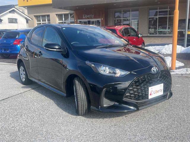 ヤリス Ｘ　バックカメラ　クリアランスソナー　衝突被害軽減システム　オートマチックハイビーム　オートライト　キーレスエントリー　電動格納ミラー　ＣＶＴ　盗難防止システム　衝突安全ボディ　ＡＢＳ　ＥＳＣ　エアコン（16枚目）