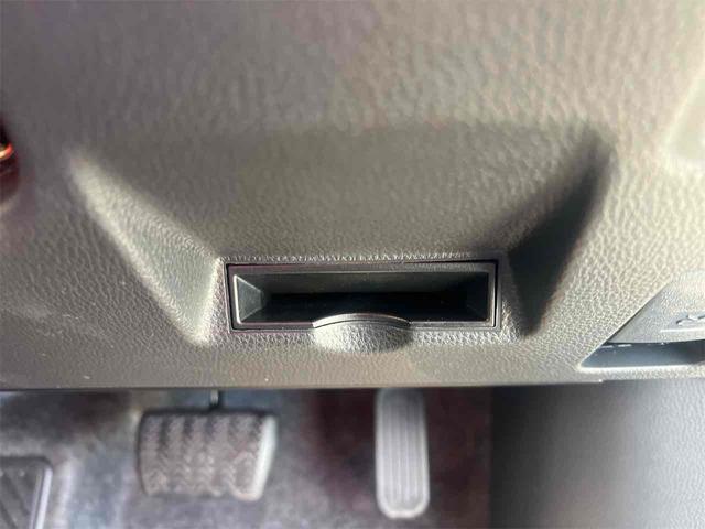 ヤリス Ｘ　バックカメラ　クリアランスソナー　衝突被害軽減システム　オートマチックハイビーム　オートライト　キーレスエントリー　電動格納ミラー　ＣＶＴ　盗難防止システム　衝突安全ボディ　ＡＢＳ　ＥＳＣ　エアコン（41枚目）