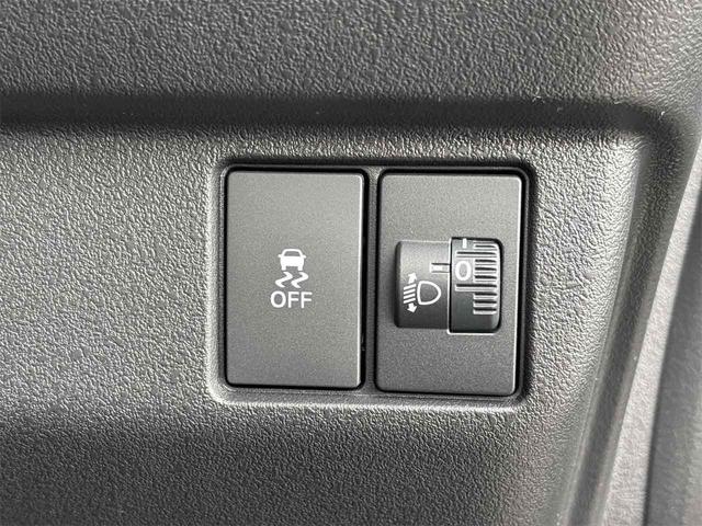 Ｎ－ＢＯＸカスタム ベースグレード　ＨｏｎｄａＳＥＮＳＩＮＧ　片側電動スライドドア　アダプティブクルーズコントロール　ＬＥＤヘッドライト　電動パーキングブレーキ　オートライト　スマートキー　前席シートヒーター　純正アルミホイール（14枚目）