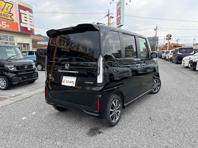 Ｎ－ＢＯＸカスタム ベースグレード　ＨｏｎｄａＳＥＮＳＩＮＧ　片側電動スライドドア　アダプティブクルーズコントロール　ＬＥＤヘッドライト　電動パーキングブレーキ　オートライト　スマートキー　前席シートヒーター　純正アルミホイール（19枚目）