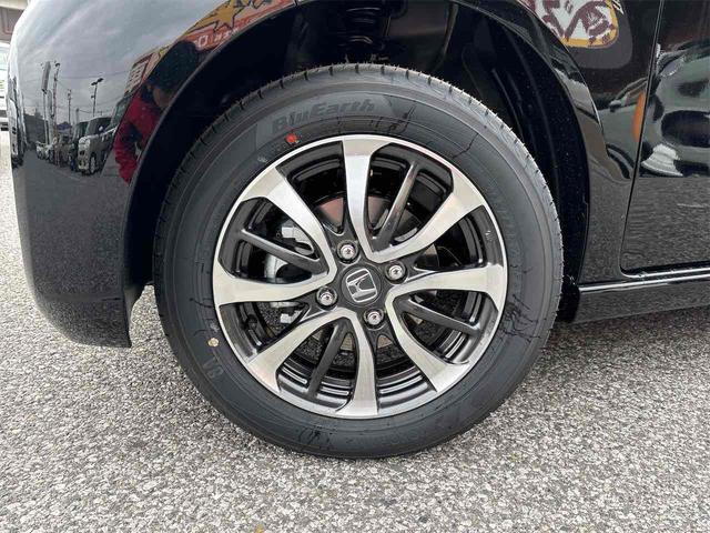 Ｎ－ＢＯＸカスタム ベースグレード　ＨｏｎｄａＳＥＮＳＩＮＧ　片側電動スライドドア　アダプティブクルーズコントロール　ＬＥＤヘッドライト　電動パーキングブレーキ　オートライト　スマートキー　前席シートヒーター　純正アルミホイール（23枚目）