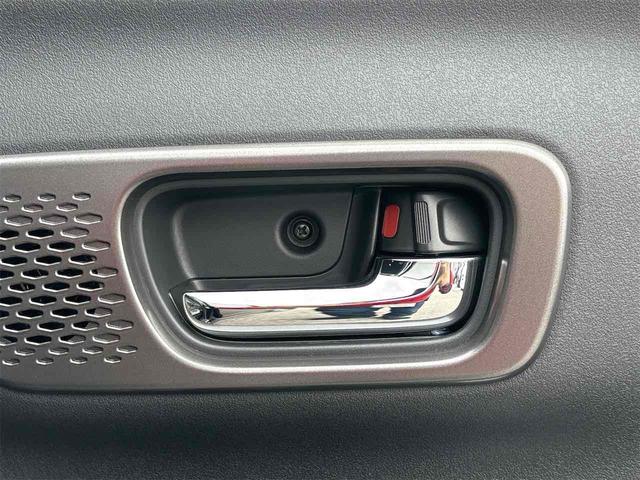 Ｎ－ＢＯＸカスタム ベースグレード　ＨｏｎｄａＳＥＮＳＩＮＧ　片側電動スライドドア　アダプティブクルーズコントロール　ＬＥＤヘッドライト　電動パーキングブレーキ　オートライト　スマートキー　前席シートヒーター　純正アルミホイール（38枚目）