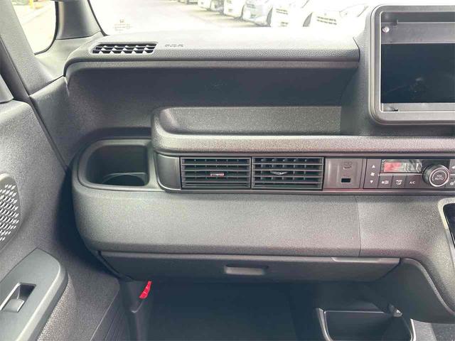 Ｎ－ＢＯＸカスタム ベースグレード　バックカメラ　両側スライド・片側電動　クリアランスソナー　オートクルーズコントロール　オートライト　スマートキー　アイドリングストップ　電動格納ミラー　シートヒーター　ベンチシート　ＣＶＴ　ＥＳＣ（13枚目）