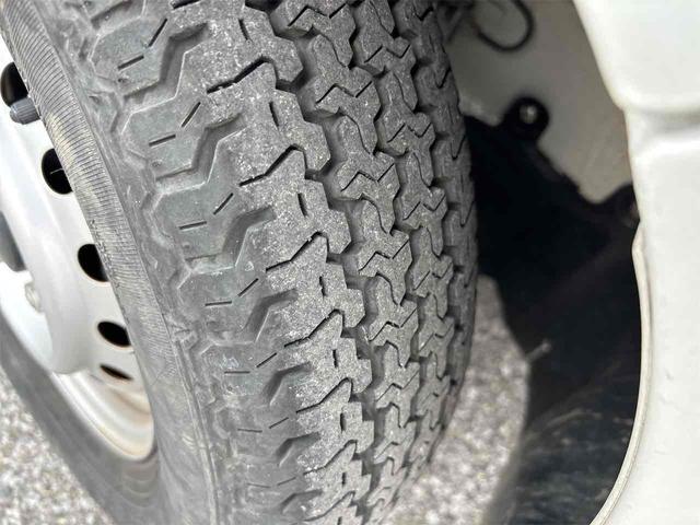 ＮＴ１００クリッパートラック ＤＸ　ＭＴ　オートライト　ＥＳＣ　エアコン　運転席エアバッグ　助手席エアバッグ（13枚目）