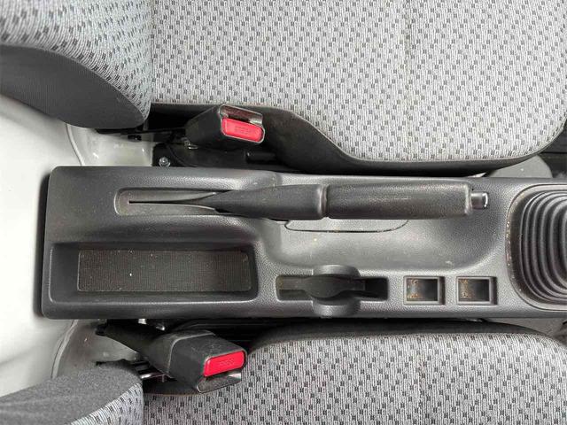 ＮＴ１００クリッパートラック ＤＸ　ＭＴ　オートライト　ＥＳＣ　エアコン　運転席エアバッグ　助手席エアバッグ（26枚目）