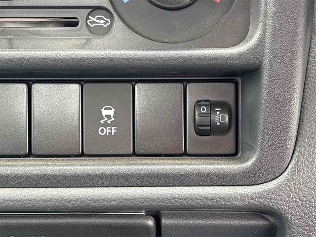 ＮＴ１００クリッパートラック ＤＸ　ＭＴ　オートライト　ＥＳＣ　エアコン　運転席エアバッグ　助手席エアバッグ（30枚目）