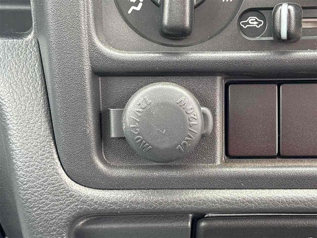 ＮＴ１００クリッパートラック ＤＸ　ＭＴ　オートライト　ＥＳＣ　エアコン　運転席エアバッグ　助手席エアバッグ（31枚目）