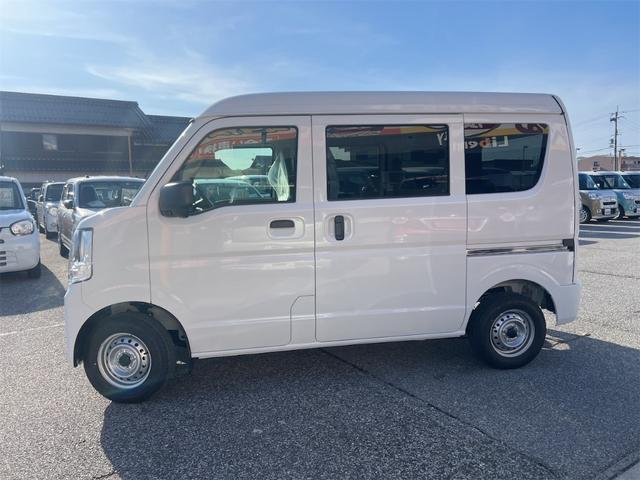 エブリイ ＰＡリミテッド　届出済未使用車　クリアランスソナー　レーンアシスト　衝突被害軽減システム　オートライト　キーレスエントリー　アイドリングストップ　ＣＶＴ　盗難防止システム　ＥＳＣ　衝突安全ボディ　パワーステアリング（20枚目）