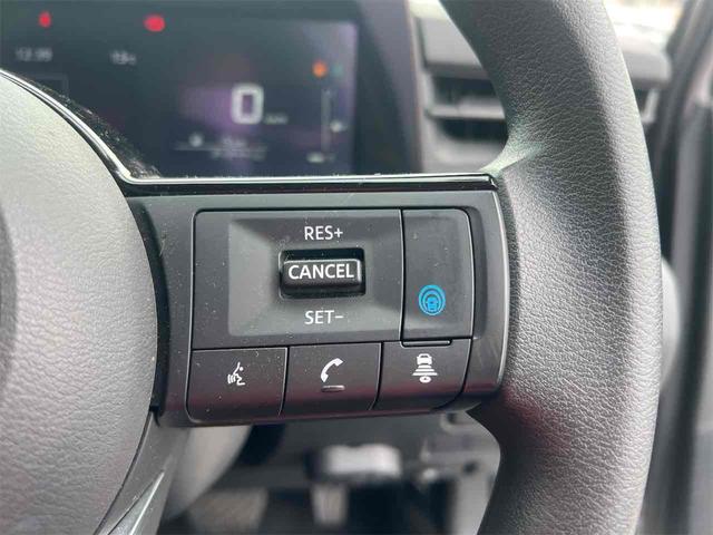 ノート Ｘ　全周囲カメラ　ナビ　ＴＶ　クリアランスソナー　オートクルーズコントロール　衝突被害軽減システム　アルミホイール　オートマチックハイビーム　オートライト　スマートキー（12枚目）