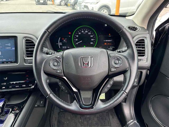 ヴェゼル HV X・ホンダセンシングブリリアントスタイルED ETC バックカメラ オートクルーズコントロール レーンアシスト 衝突被害軽減システム ナビ TV オートライト LEDヘッドランプ ヘッドライトウォッシャー アルミホイール スマートキー(6枚目)