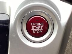 プッシュエンジンスタートシステム、エンジン始動・停止をワンタッチで行うことができます。 4
