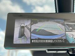 【全周囲カメラ】真上から車を見たようにモニターで確認ができる。是非実際の車で体感してみてください。 3
