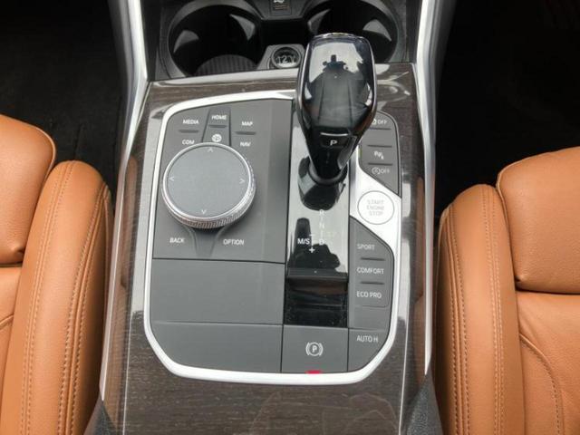 ３シリーズ ４ＷＤ３２０ｄ　ｘＤｒｉｖｅツーリングＭスポーツ　保証書／純正　ナビ／衝突安全装置／シートヒーター　前席／車線逸脱防止支援システム／シート　合皮／電動バックドア／ドライブレコーダー　前後／ヘッドランプ　ＬＥＤ／Ｂｌｕｅｔｏｏｔｈ接続／ＥＴＣ　４ＷＤ（17枚目）