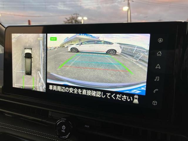 セレナ ｅパワーハイウェイスターＶ　新品タイヤ／保証書／純正　１２．３インチ　メモリーナビ／フリップダウンモニター／インテリジェントルームミラー／エマージェンシーブレーキ／両側電動スライドドア／車線逸脱防止支援システム／シート　合皮（12枚目）