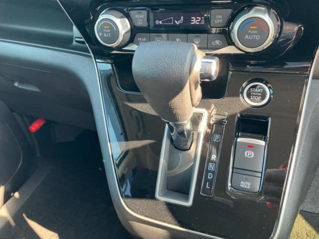 セレナ ハイウェイスターＶ　新品タイヤ／保証書／純正　１０インチ　ナビ／エマージェンシーブレーキ／両側電動スライドドア／アラウンドビューモニター／車線逸脱防止支援システム／ドライブレコーダー　純正／ヘッドランプ　ＬＥＤ　ドラレコ（28枚目）