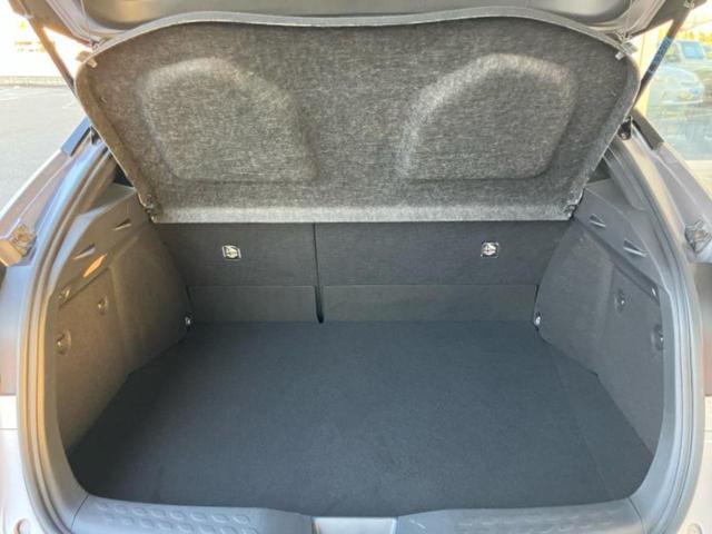 C-HR G 保証書/社外 SDナビ/衝突安全装置/シートヒーター/車線逸脱防止支援システム/シート ハーフレザー/ヘッドランプ LED/Bluetooth接続/ETC/EBD付ABS/横滑り防止装置 ワンオーナー(19枚目)