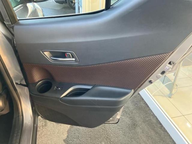 C-HR G 保証書/社外 SDナビ/衝突安全装置/シートヒーター/車線逸脱防止支援システム/シート ハーフレザー/ヘッドランプ LED/Bluetooth接続/ETC/EBD付ABS/横滑り防止装置 ワンオーナー(22枚目)