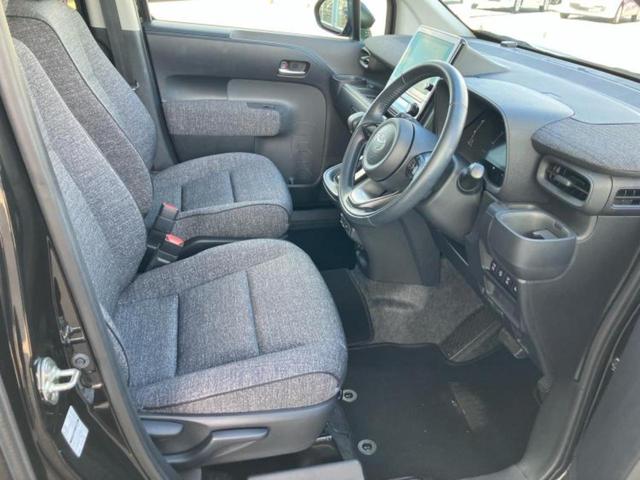 シエンタ Z ディスプレイオーディオ+ナビ8インチ/トヨタセーフティセンス/両側電動スライドドア/シートヒーター 前席/パノラミックビューモニター/車線逸脱防止支援システム/ドライブレコーダー 前後 全周囲カメラ(4枚目)