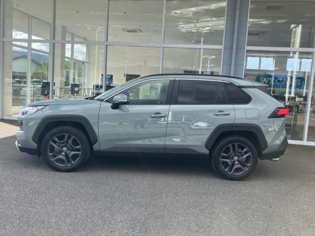 RAV4 4WDアドベンチャー 新品タイヤ/保証書/ディスプレイオーディオ10インチ/衝突安全装置/シートヒーター 前席/車線逸脱防止支援システム/ヘッドランプ LED/Bluetooth接続/ETC/EBD付ABS バックカメラ(2枚目)