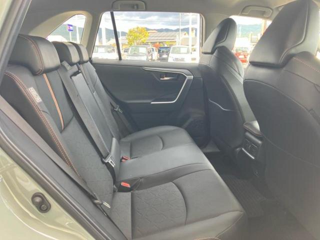 RAV4 4WDアドベンチャー 新品タイヤ/保証書/ディスプレイオーディオ10インチ/衝突安全装置/シートヒーター 前席/車線逸脱防止支援システム/ヘッドランプ LED/Bluetooth接続/ETC/EBD付ABS バックカメラ(5枚目)