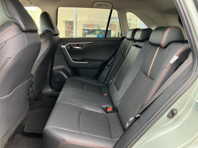 RAV4 4WDアドベンチャー 新品タイヤ/保証書/ディスプレイオーディオ10インチ/衝突安全装置/シートヒーター 前席/車線逸脱防止支援システム/ヘッドランプ LED/Bluetooth接続/ETC/EBD付ABS バックカメラ(7枚目)