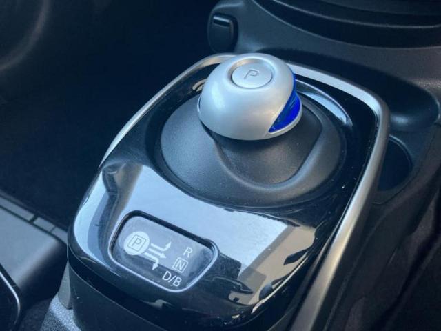 ノート eパワーB 衝突安全装置/アラウンドビューモニター/車線逸脱防止支援システム/EBD付ABS/横滑り防止装置/アイドリングストップ/エアバッグ 運転席/エアバッグ 助手席/アルミホイール/パワーウインドウ(14枚目)