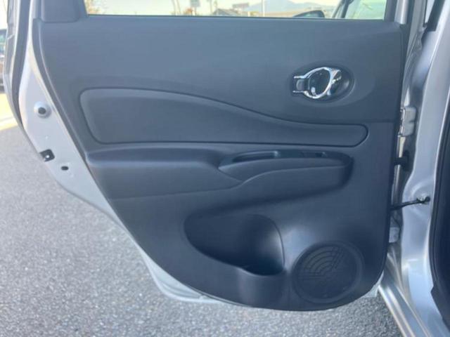 ノート eパワーB 衝突安全装置/アラウンドビューモニター/車線逸脱防止支援システム/EBD付ABS/横滑り防止装置/アイドリングストップ/エアバッグ 運転席/エアバッグ 助手席/アルミホイール/パワーウインドウ(24枚目)