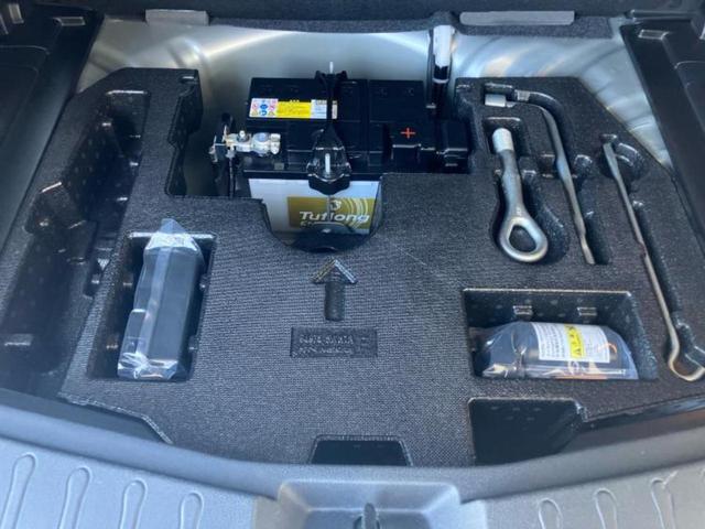 ノート eパワーB 衝突安全装置/アラウンドビューモニター/車線逸脱防止支援システム/EBD付ABS/横滑り防止装置/アイドリングストップ/エアバッグ 運転席/エアバッグ 助手席/アルミホイール/パワーウインドウ(25枚目)