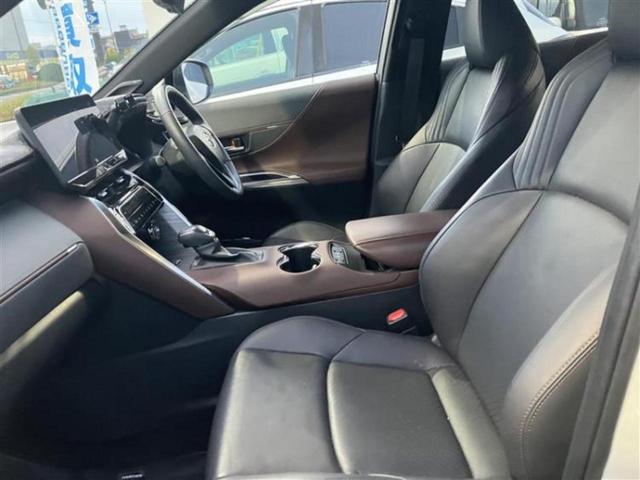 ハリアーハイブリッド Zレザーパッケージ サンルーフ/純正エアロ/JBL/保証書/純正 SDナビ/デジタルインナーミラー/衝突安全装置/シートヒーター/パノラミックビューモニター/車線逸脱防止支援システム/シート フルレザー/電動バックドア(5枚目)