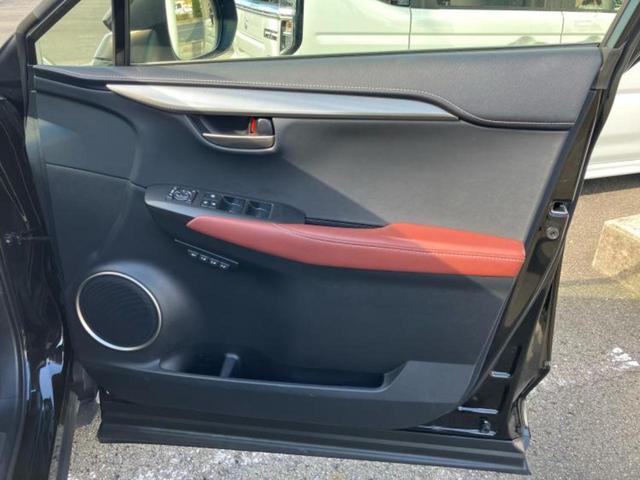 ＮＸ ４ＷＤ　ＮＸ２００ｔ　Ｉパッケージ　純正　ＳＤナビ／プリクラッシュセーフティ／シートヒーター　前席／車線逸脱防止支援システム／シート　フルレザー／ドライブレコーダー　社外／ヘッドランプ　ＬＥＤ／Ｂｌｕｅｔｏｏｔｈ接続／ＥＴＣ　革シート（20枚目）