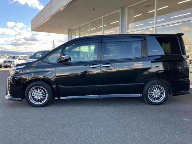 ヴォクシー ハイブリッドZSキラメキ2 新品タイヤ/保証書/純正 10インチ SDナビ/フリップダウンモニター 純正 12.1インチ/衝突安全装置/両側電動スライドドア/車線逸脱防止支援システム/ヘッドランプ LED 衝突被害軽減システム(2枚目)