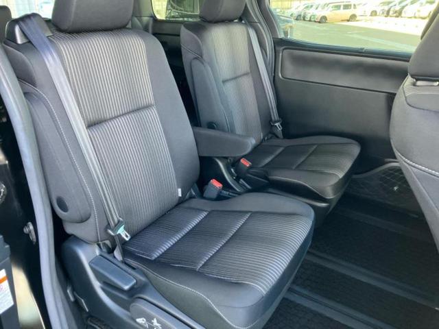 ヴォクシー ハイブリッドZSキラメキ2 新品タイヤ/保証書/純正 10インチ SDナビ/フリップダウンモニター 純正 12.1インチ/衝突安全装置/両側電動スライドドア/車線逸脱防止支援システム/ヘッドランプ LED 衝突被害軽減システム(5枚目)