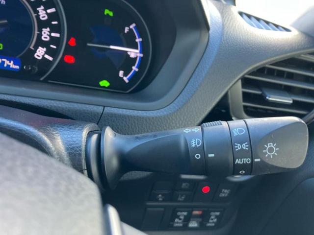 ヴォクシー ハイブリッドZSキラメキ2 新品タイヤ/保証書/純正 10インチ SDナビ/フリップダウンモニター 純正 12.1インチ/衝突安全装置/両側電動スライドドア/車線逸脱防止支援システム/ヘッドランプ LED 衝突被害軽減システム(16枚目)