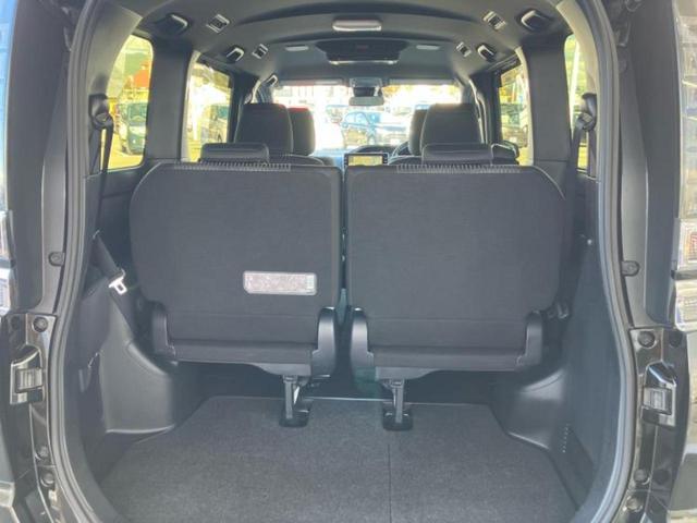 ヴォクシー ハイブリッドZSキラメキ2 新品タイヤ/保証書/純正 10インチ SDナビ/フリップダウンモニター 純正 12.1インチ/衝突安全装置/両側電動スライドドア/車線逸脱防止支援システム/ヘッドランプ LED 衝突被害軽減システム(20枚目)