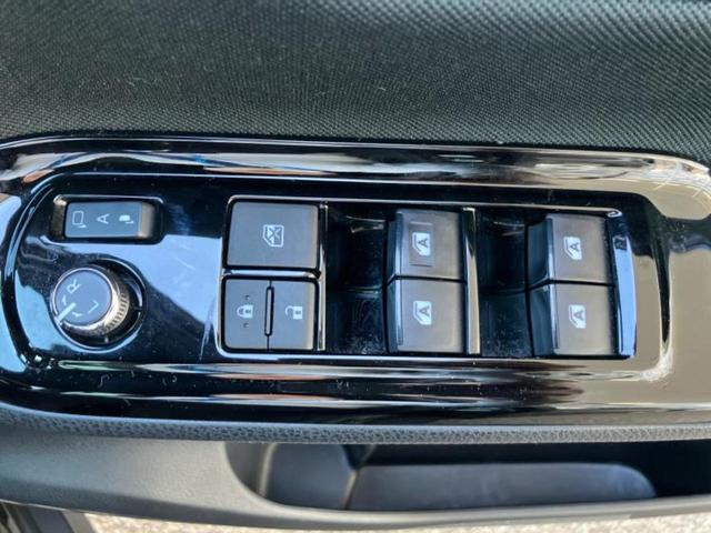 ヴォクシー ハイブリッドZSキラメキ2 新品タイヤ/保証書/純正 10インチ SDナビ/フリップダウンモニター 純正 12.1インチ/衝突安全装置/両側電動スライドドア/車線逸脱防止支援システム/ヘッドランプ LED 衝突被害軽減システム(33枚目)