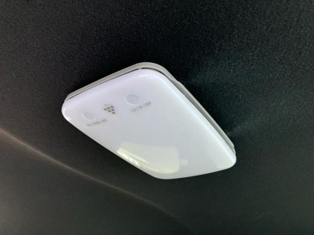 ヴォクシー ハイブリッドZSキラメキ2 新品タイヤ/保証書/純正 10インチ SDナビ/フリップダウンモニター 純正 12.1インチ/衝突安全装置/両側電動スライドドア/車線逸脱防止支援システム/ヘッドランプ LED 衝突被害軽減システム(51枚目)