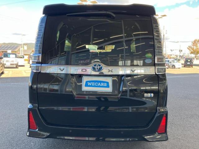 ヴォクシー ハイブリッドZSキラメキ2 新品タイヤ/保証書/純正 10インチ SDナビ/フリップダウンモニター 純正 12.1インチ/衝突安全装置/両側電動スライドドア/車線逸脱防止支援システム/ヘッドランプ LED 衝突被害軽減システム(56枚目)