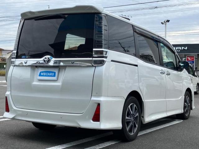 ヴォクシー ＺＳキラメキ２　保証書／社外　９インチ　ＳＤナビ／フリップダウンモニター／衝突安全装置／両側電動スライドドア／車線逸脱防止支援システム／パーキングアシスト　バックガイド／ヘッドランプ　ＬＥＤ　衝突被害軽減システム（3枚目）