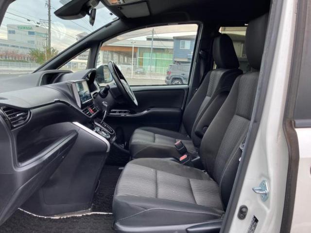 ヴォクシー ＺＳキラメキ２　保証書／社外　９インチ　ＳＤナビ／フリップダウンモニター／衝突安全装置／両側電動スライドドア／車線逸脱防止支援システム／パーキングアシスト　バックガイド／ヘッドランプ　ＬＥＤ　衝突被害軽減システム（5枚目）