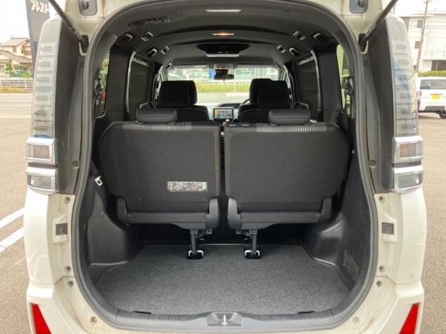 ヴォクシー ＺＳキラメキ２　保証書／社外　９インチ　ＳＤナビ／フリップダウンモニター／衝突安全装置／両側電動スライドドア／車線逸脱防止支援システム／パーキングアシスト　バックガイド／ヘッドランプ　ＬＥＤ　衝突被害軽減システム（7枚目）