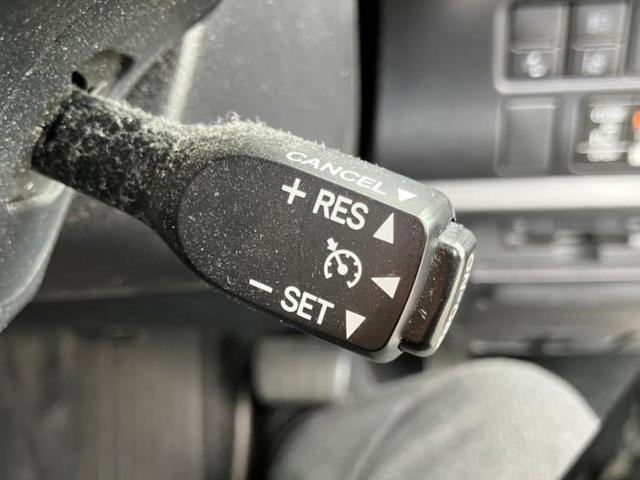 ヴォクシー ＺＳキラメキ２　保証書／社外　９インチ　ＳＤナビ／フリップダウンモニター／衝突安全装置／両側電動スライドドア／車線逸脱防止支援システム／パーキングアシスト　バックガイド／ヘッドランプ　ＬＥＤ　衝突被害軽減システム（17枚目）