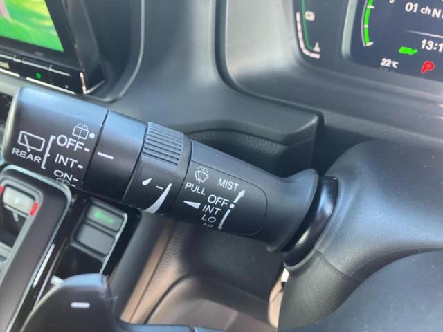 ステップワゴン ｅＨＥＶスパーダ　新品タイヤ／保証書／純正　１１インチ　ＳＤナビ／フリップダウンモニター　純正　１２．８インチ／衝突安全装置／両側電動スライドドア／シートヒーター／車線逸脱防止支援システム／シート　合皮　バックカメラ（17枚目）