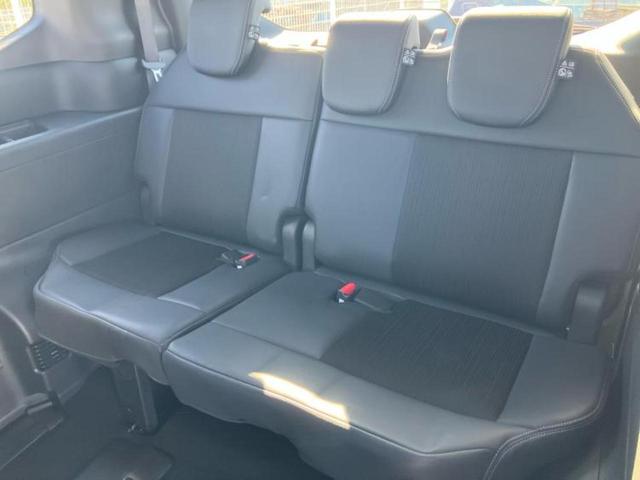 ステップワゴン ｅＨＥＶスパーダ　新品タイヤ／保証書／純正　１１インチ　ＳＤナビ／フリップダウンモニター　純正　１２．８インチ／衝突安全装置／両側電動スライドドア／シートヒーター／車線逸脱防止支援システム／シート　合皮　バックカメラ（19枚目）