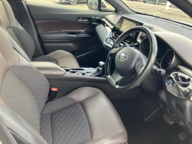 Ｃ－ＨＲ Ｇ　保証書／純正　ＳＤナビ／トヨタセーフティセンス／シートヒーター　前席／車線逸脱防止支援システム／シート　ハーフレザー／ドライブレコーダー　純正／ヘッドランプ　ＬＥＤ／Ｂｌｕｅｔｏｏｔｈ接続／ＥＴＣ（4枚目）