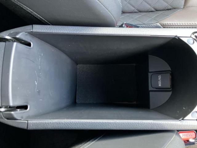 Ｃ－ＨＲ Ｇ　保証書／純正　ＳＤナビ／トヨタセーフティセンス／シートヒーター　前席／車線逸脱防止支援システム／シート　ハーフレザー／ドライブレコーダー　純正／ヘッドランプ　ＬＥＤ／Ｂｌｕｅｔｏｏｔｈ接続／ＥＴＣ（32枚目）