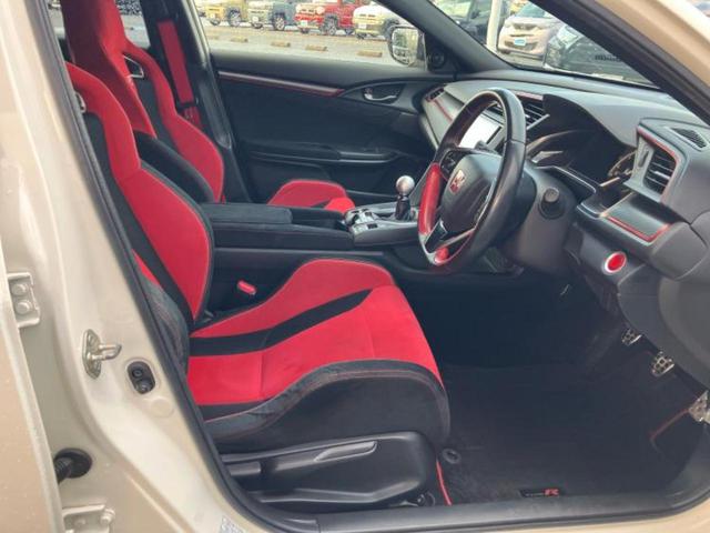 シビック タイプＲ　新品タイヤ／純正エアロ／保証書／社外　ＳＤナビ／ヘッドランプ　ＬＥＤ／Ｂｌｕｅｔｏｏｔｈ接続／ＥＴＣ／ＥＢＤ付ＡＢＳ／横滑り防止装置／フルセグＴＶ／エアバッグ　運転席／エアバッグ　助手席　フルエアロ（4枚目）